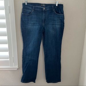 Lee Relaxed Fit Straight Leg Mid Wise Plus Size Jeans Size 18